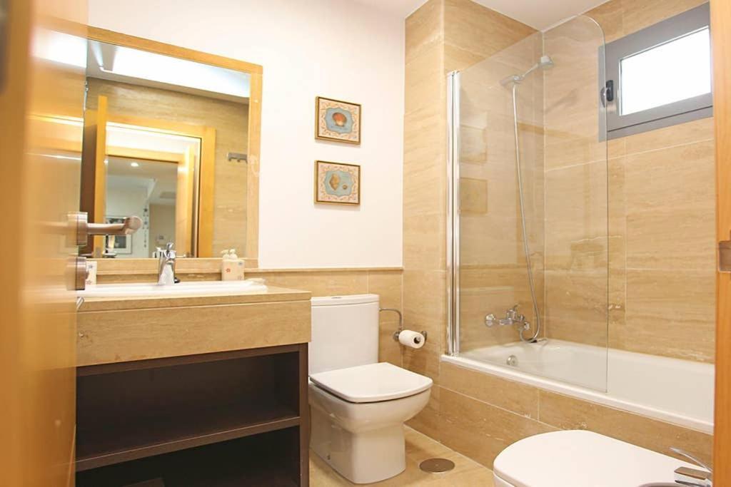 Apartamento Ático con terraza y vistas, parking gratuito Málaga Exterior foto