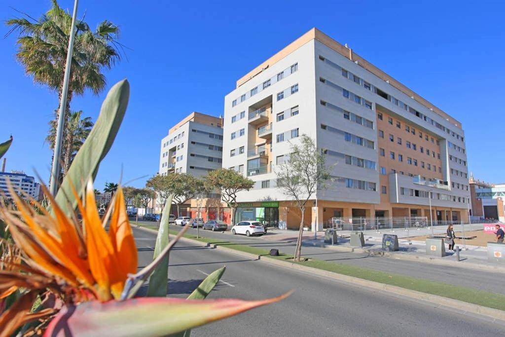 Apartamento Ático con terraza y vistas, parking gratuito Málaga Exterior foto