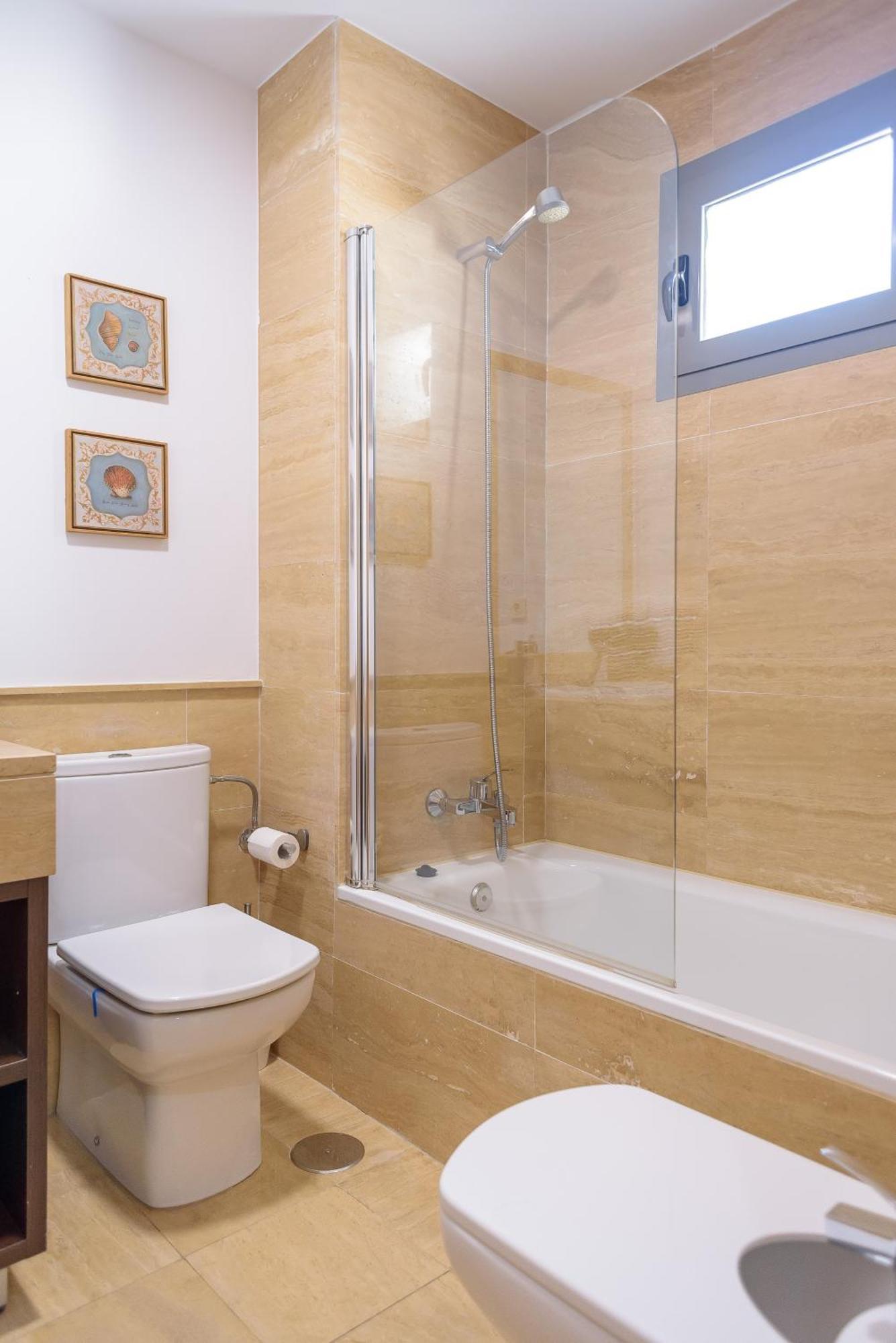 Apartamento Ático con terraza y vistas, parking gratuito Málaga Exterior foto