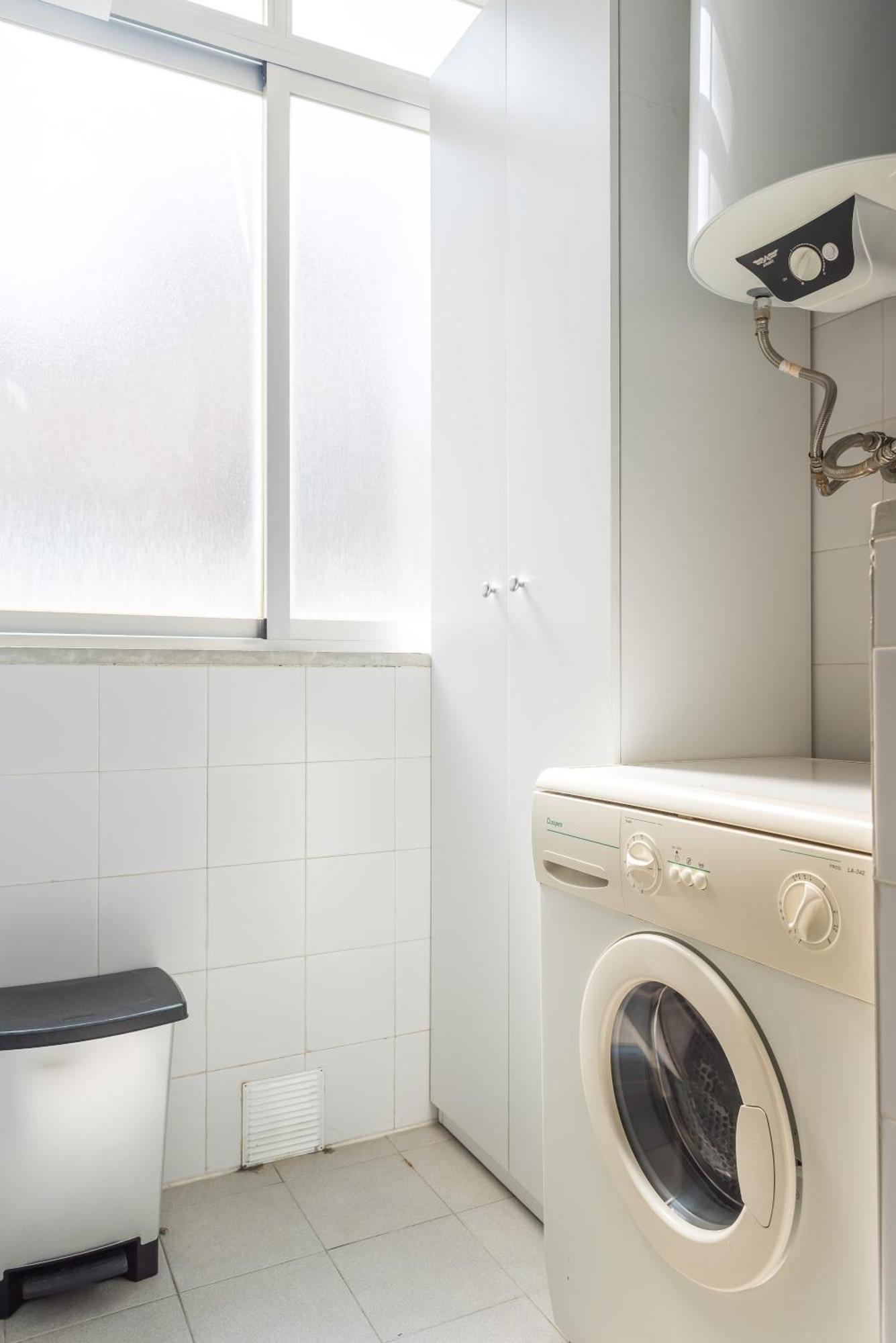 Apartamento Ático con terraza y vistas, parking gratuito Málaga Exterior foto