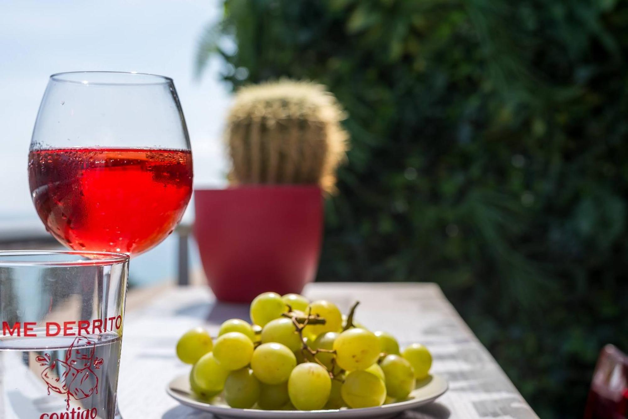 Apartamento Ático con terraza y vistas, parking gratuito Málaga Exterior foto